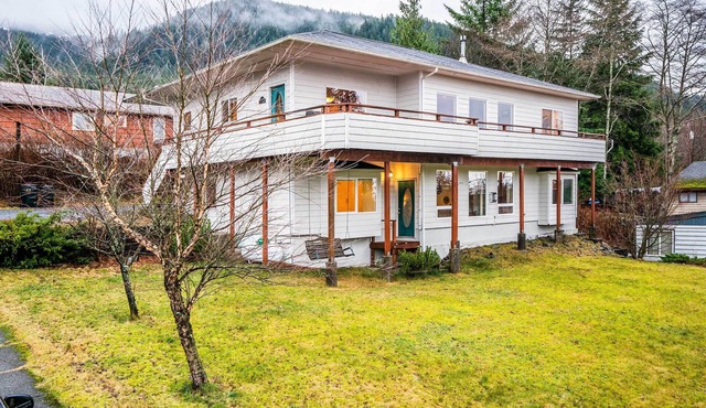 Ketchikan Home: Bay Views, 1/2 Mi to Hiking Trails