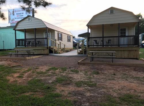 Kickapoo Shores Waterfront Cottages in Onalaska