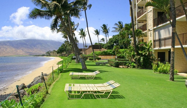 Kihei Beach #406 by Ali'i Resorts