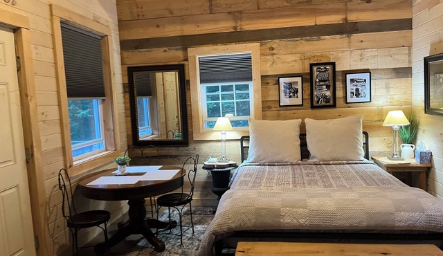 Kilimanjaro Cabin @ Basecamp, sleeps 4