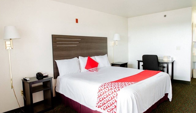 King Bed Accessible|Wichita Falls TX