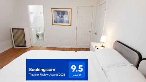 King-bed room with private bath -FREE WIFI- New London-Mystic