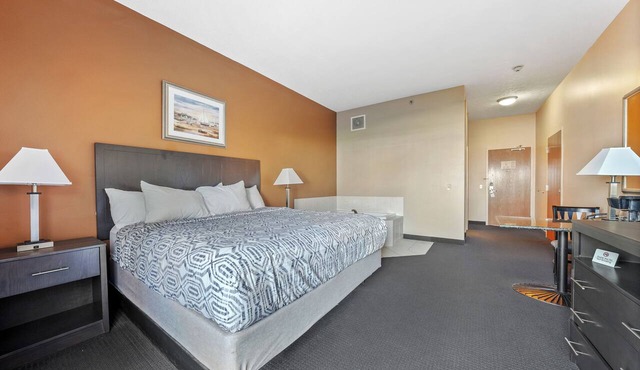 King Bed & Whirlpool Tub - First Floor Patio