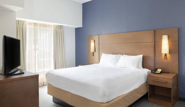 King Studio | Mariott Williamsburg | Full Kitchen, Hot Breakfast, Pool