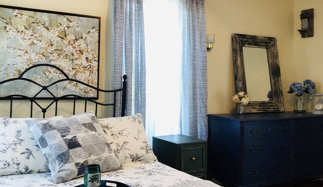 💋Kissing Downtown - Parking Spot! Sleeps 5🖐Free Wine🍷