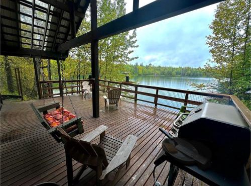 Kivi Lake Cottage in Nikiski