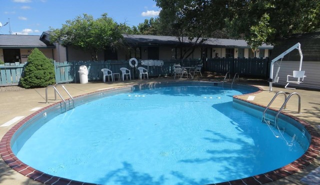 Knights Inn Canton