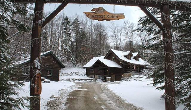 Kresge Luxurious Grand Cabin At Stratton and Bromley Mountains.