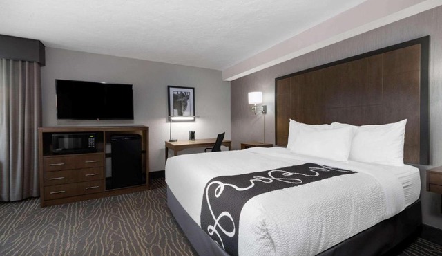 La Quinta by Wyndham Anchorage Airport