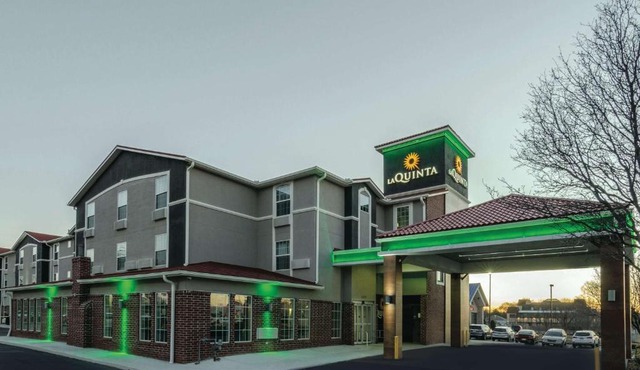La Quinta by Wyndham Kansas City Airport