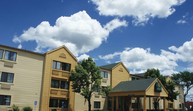 La Quinta Inn by Wyndham Kansas City North
