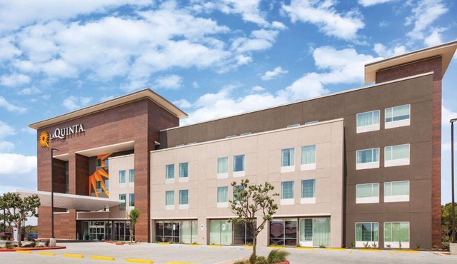 La Quinta Inn & Suites by Wyndham Bardstown
