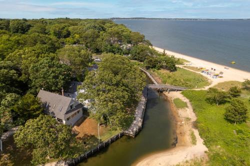 Lagoon Lodge: North Fork,Charming 3Br, Waterfront