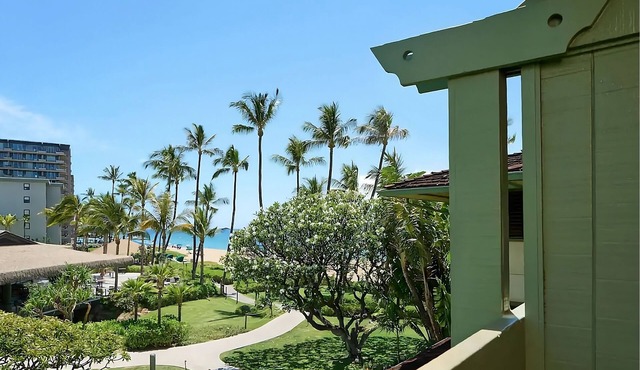 Lahaina Beachfront Beauty with Golf Course Access! 4 Relaxing Units