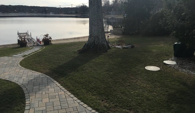 Lake front, 3 bedroom, 2 full bath house, private beach