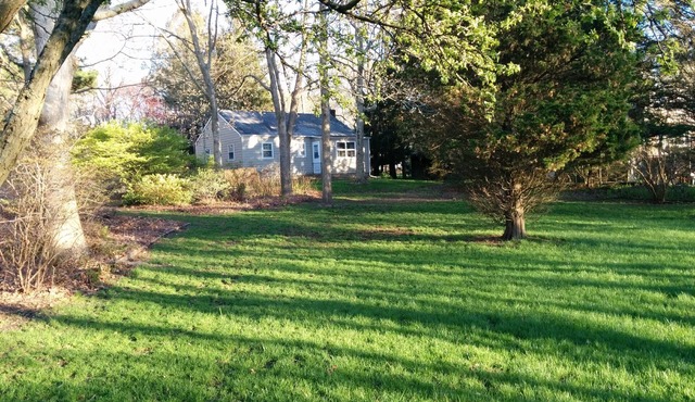 Lake House Located Near North Fork Wineries
