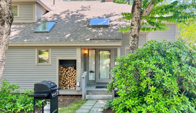 Lake View Condo with WiFi, Fireplace, Deck, Sun Room, & Shared Pool/Tennis/Beach