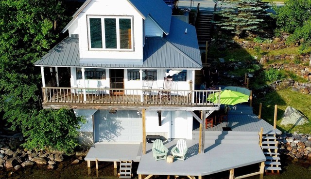 Lake Willoughby Waterfront Cottage