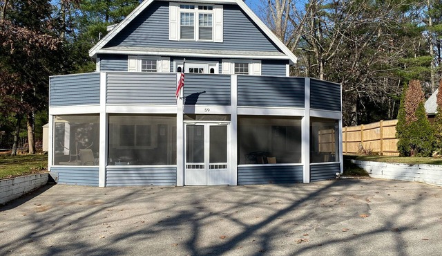 Lake Winnipesaukee Home-Weeks/weekends Fall foliage,Winter ski, Summertime fun