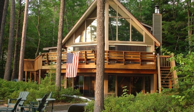 Lake Winnipesaukee Lakefront Home With Great Sandy Beach/Swim Area