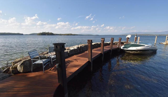 Lake Winnipesaukee True Island Property, sleeps 12