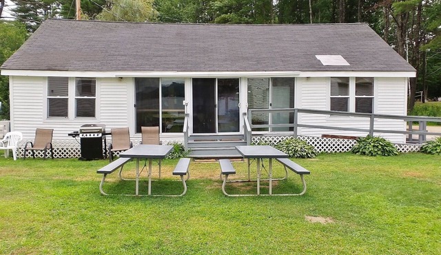 LAKEFRONT 3 BDRM, 2 LOFTS, BEACH, DOCK, close to town