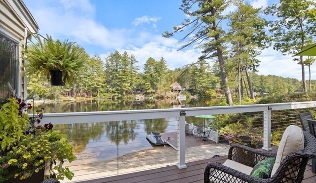 Lakefront Beauty with Private Beach