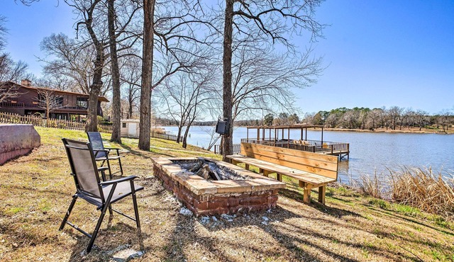 Lakefront Fort Towson Home: Private Dock & 3 Decks