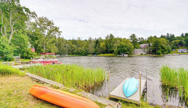 Lakefront Hinsdale Home ~ 10 Mi to Pittsfield!