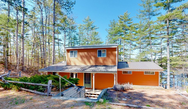 Lakefront home on Balch Pond with dock, kayak, SUPs, and woodstove - two dogs OK