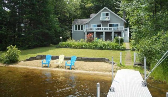 Lakefront home with hot tub, beach, skiing nearby in tranquil Barnstead
