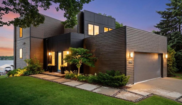 Lakefront Luxury