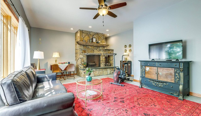 Lakefront Orange Vacation Rental - Pet Friendly!