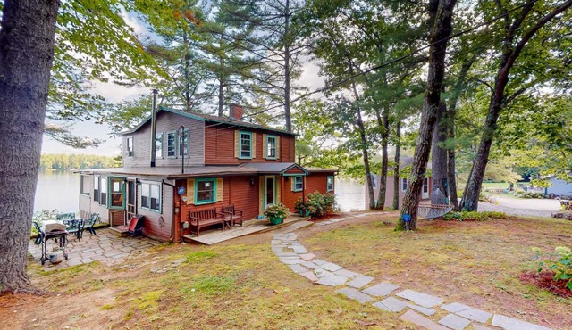 Lakefront Retreat