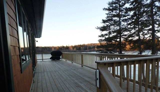 Lakefront sunset cottage