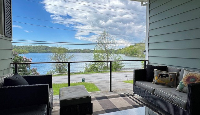 Lakefront Sunset Views 3 bed 2 bath w/Private Lake Access