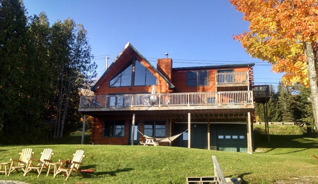 Lakefront Vacation Home~get away~Hot tub on deck~Fish/Paddle~Kayaks/Canoes/2 SUP