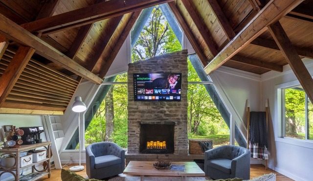 Lakefront with Lake Access Hot Tub Firepit Pets