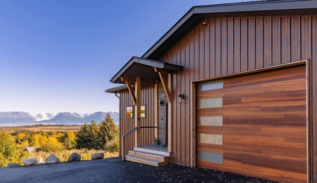 Lakeshore Lodging Inlet View Home