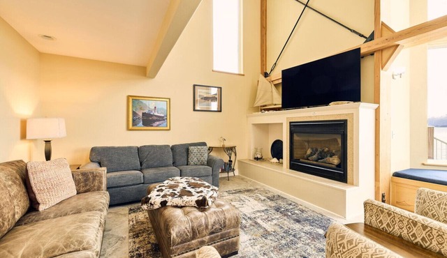 Lakeshore Lodging Lodge 705
