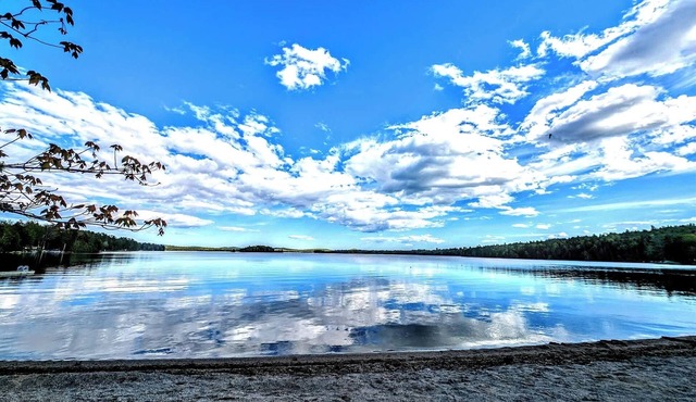 Lakeside Laughter Family Cabin, fire pit, 1 dog, Lake and ATV trails
