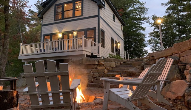 LAKESIDE RETREAT! A HIDDEN GEM!