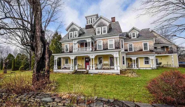 Lakeside Victorian Mansion w/Hot Tub, Near Skiing, Snowmobile Trails, Boating