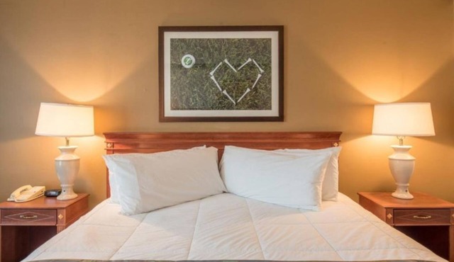 Lakeview Golf Resort Studio w Indoor Pool & Spa Sanctuary