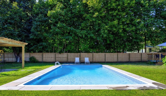 Lakeville Lodge with Private Pool – Walkable to Lake, Restaurants, & Salisbury!