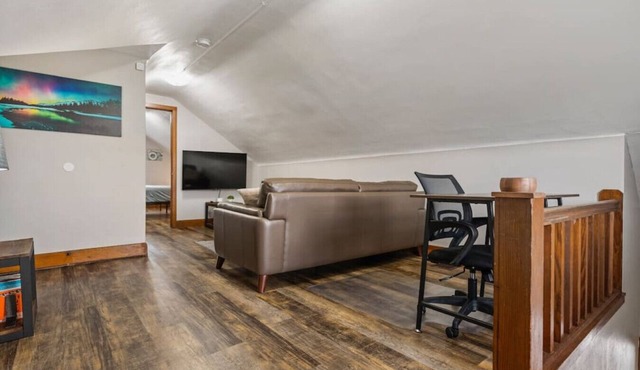 Large 1 Bedroom Loft Apartment
