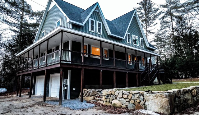 Large 4 bdrm Family home, sleeps 10! 12ft family dining table.