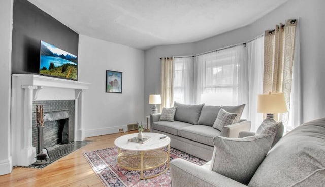 Large Charming Victorian Oasis in Elmwood Village