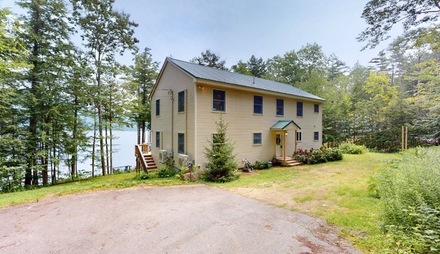 Large dog-friendly home on Manning Lake with deck, lake views, dock, 4 kayaks