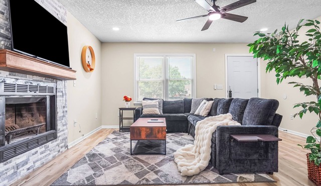 Large groups 4 Bedrooms 3 Full Baths TV all rooms